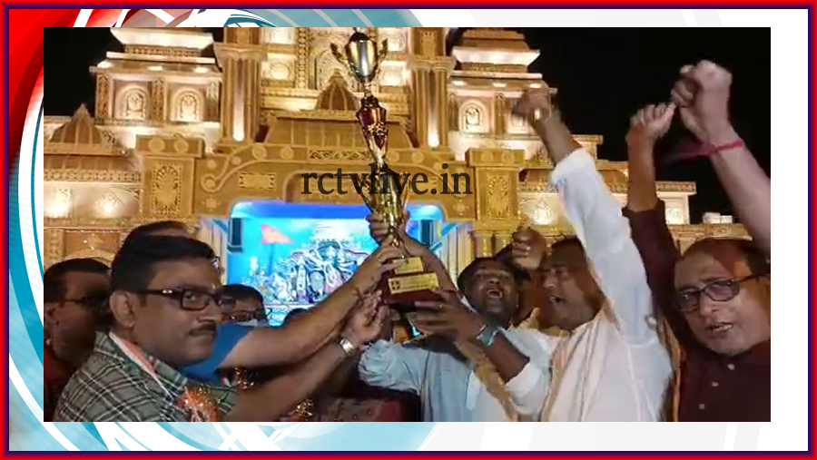 সেরার শিরোপা ছিনিয়ে নিল হেমতাবাদ শিক্ষকপল্লী সার্বজনীন দুর্গোৎসব কমিটি